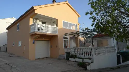 Apartments with parking space Grebastica, Sibenik - 13978