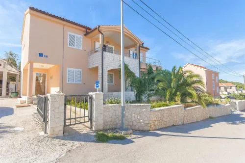 Apartments Ema