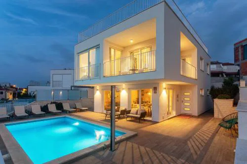 Luxury Villa Emily