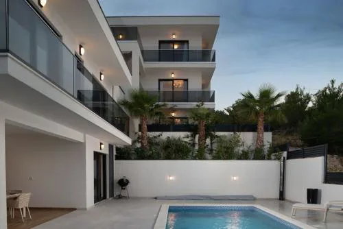 NEW ! Villa Palm Bay 1 & 2 with two heated pool - near sea