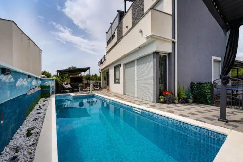 MY DALMATIA - Apartment Nikita with private pool