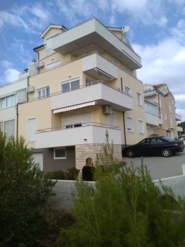 Apartament M & E