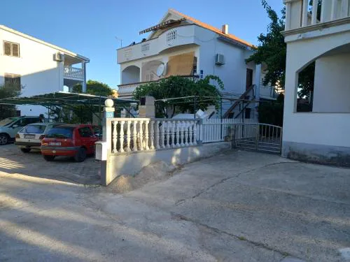 Apartmani zlotrg