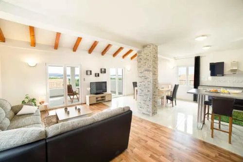 Apartment Arta