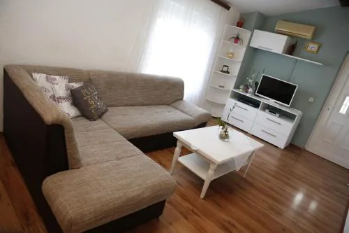 Apartment Leonora
