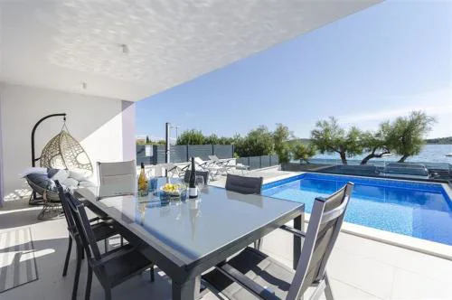 Apartments Adriatic with pool