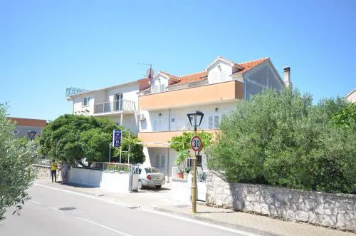 Apartments and Rooms Ive