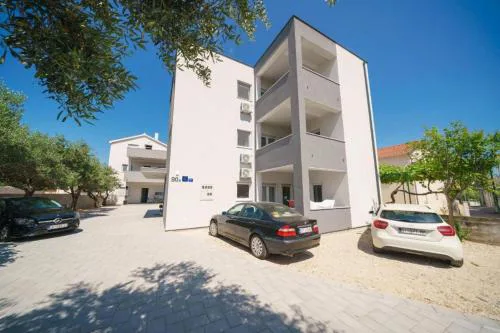 Apartments Dobrenić