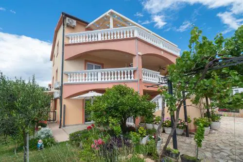 Apartments Jak
