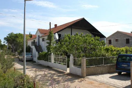 Apartments with parking spaces Vodice - 927