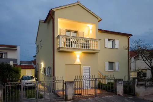 Apartments4You