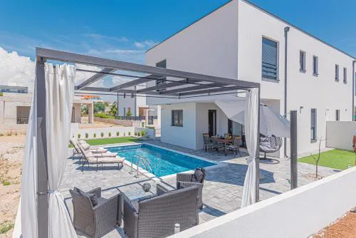 Holiday house with a swimming pool Vodice - 21991