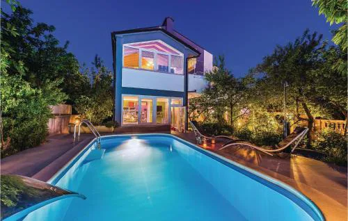 Two-Bedroom Apartment In Vodice