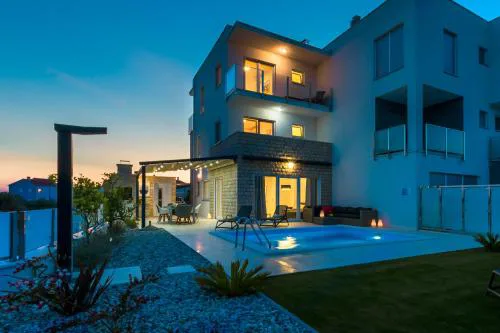 Villa Buzuk