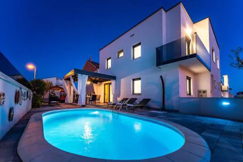 Villa Essenza Rossa in Vodice only 650 meters from the beach