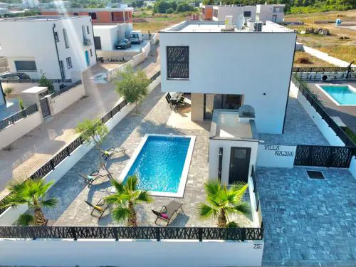 VILLA NAOMI