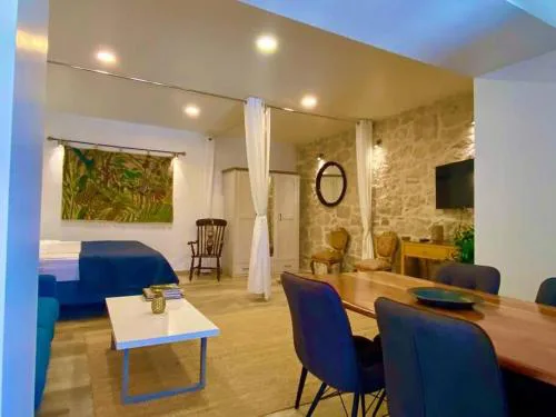 Harbour View House Studio Apartment