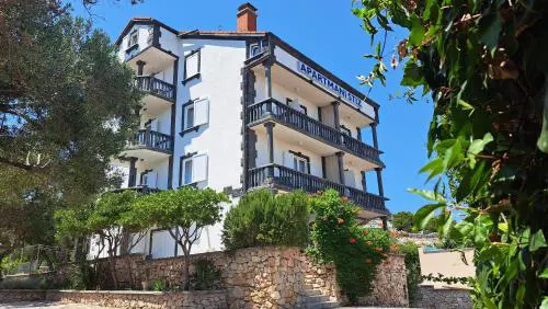 Apartment ŠTIZ by the sea with an organized beach