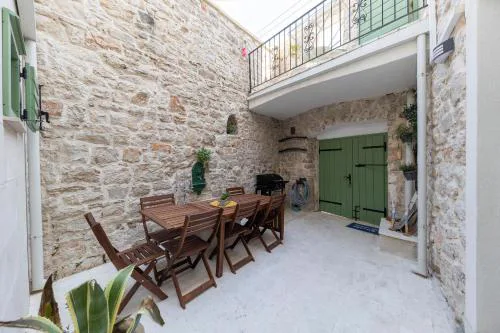 Villa Agora - Betina
