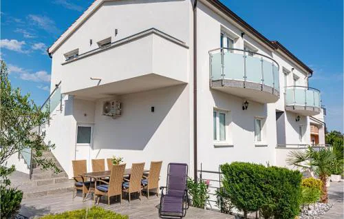 Awesome Apartment In Bilice With Wifi