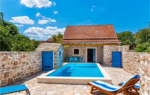 Nice Home In Drnis With Wifi