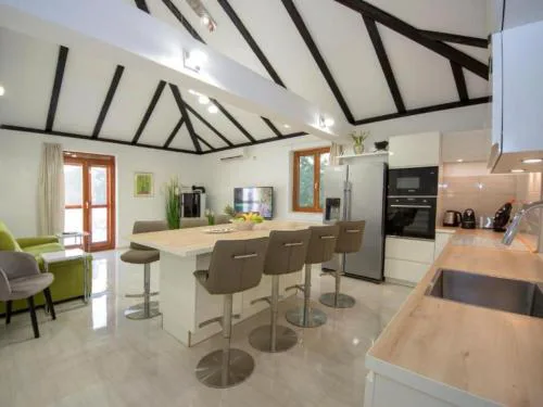 Villa Gabriel - Three Bedroom Villa with Outdoor Pool