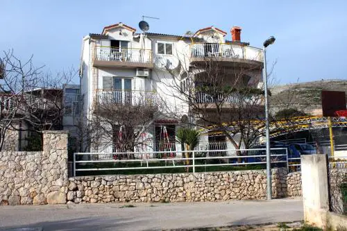 Apartments with parking space Grebastica, Sibenik - 4867
