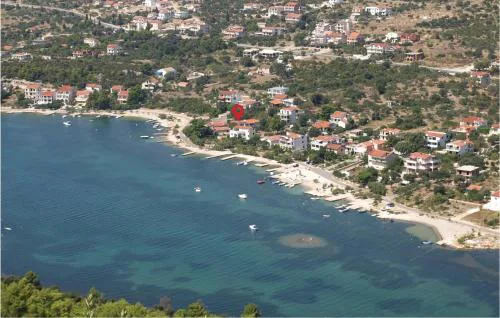 Two-Bedroom Apartment In Grebastica