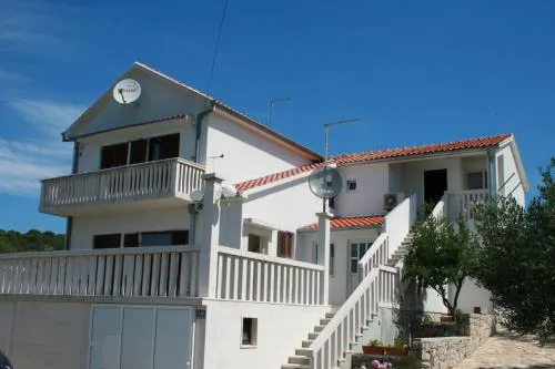 Apartments with parking space Jezera, Murter - 5079