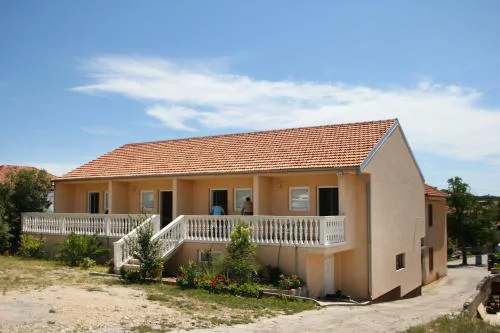 Apartments with parking space Jezera, Murter - 5107