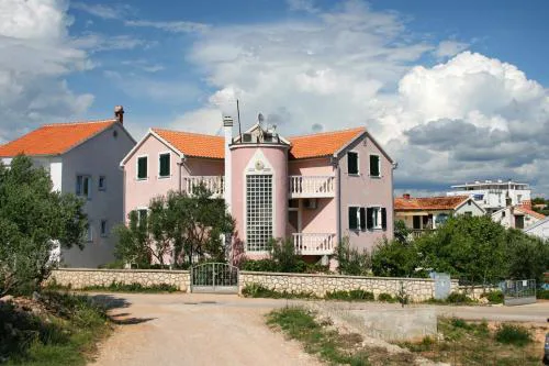 Apartments with parking space Jezera, Murter - 5121