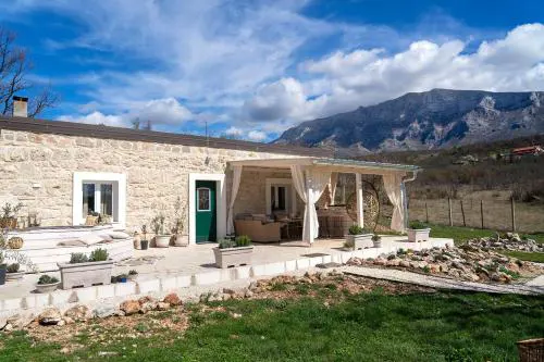 Stone House With Jacuzzi "DINARA"