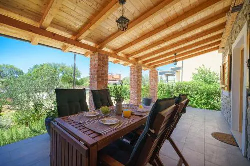 Country House Frane near Krka Waterfalls & Šibenik