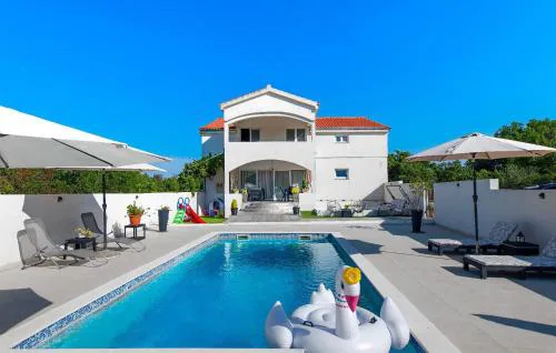 Pet Friendly Home In Lozovac