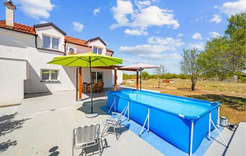Cozy Apartment In Dragisici With Wifi