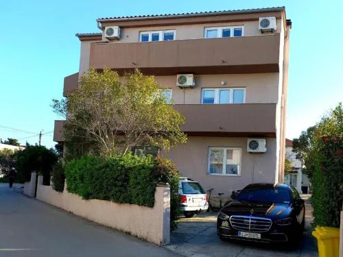 Apartments and rooms with parking space Murter - 20782