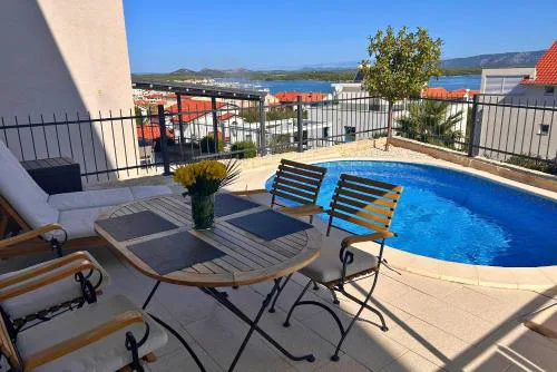 Luxury Apartment Ansi