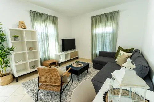 LUXURY STYLISH APARTMENT BURE