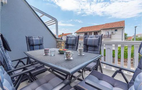 2 Bedroom Awesome Apartment In Pirovac