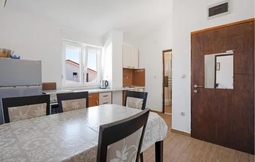 Beautiful Apartment In Pirovac