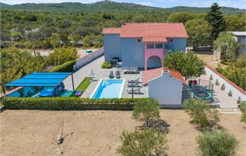 Holiday Home Dubrava Tisnjanska 32