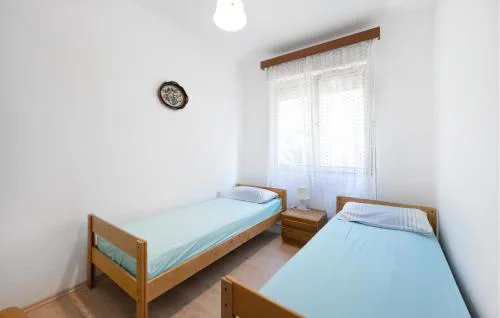 Stunning Apartment In Pirovac With Wifi