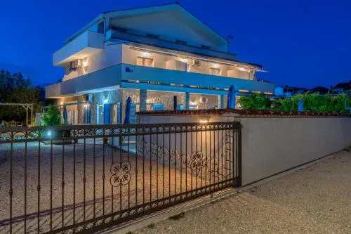 VILA SENTIO MARE-Apartments Livaić Željko