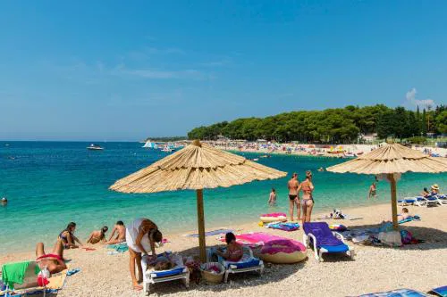 Apartments and Rooms Jakov