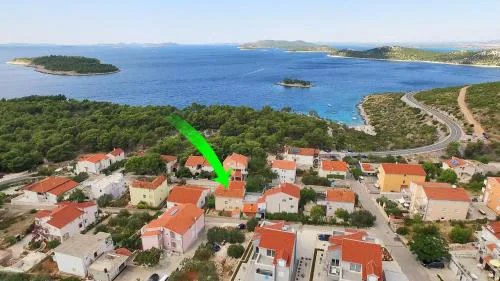 Apartments with parking space Bilo, Primosten - 12868