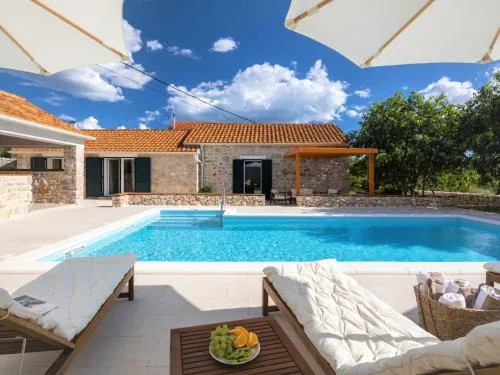 Holiday Home Villa di Perla by Interhome