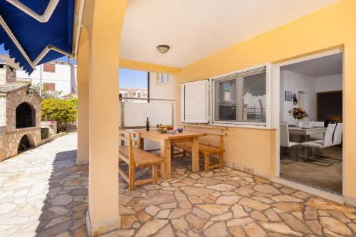Puncet Apartments - 2BR with big terrace and BBQ