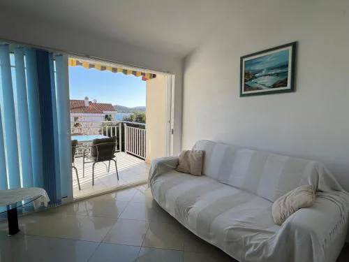 Apartment in Rogoznica with sea view, balcony, air conditioning, WiFi 5148-3