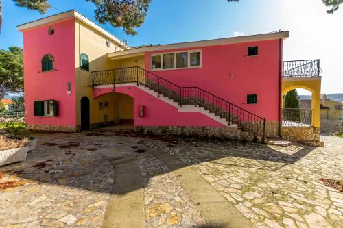 Apartments and Rooms Ruzmarin - Rozi