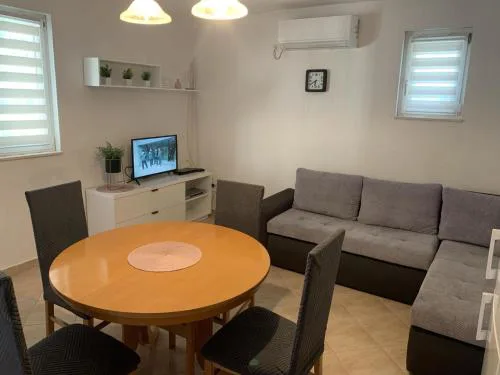 Apartments J&M 2 - One Bedroom Apartment with Terrace